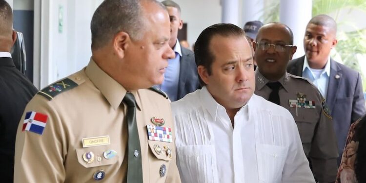 El ministro de la Presidencia y el de Defensa encabezan reunión de seguimiento al