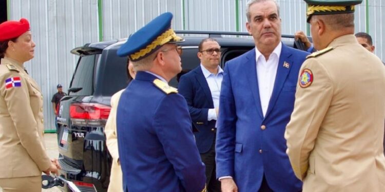 Abinader regresa al país tras concluir gira por Francia, Suiza y Brasil 