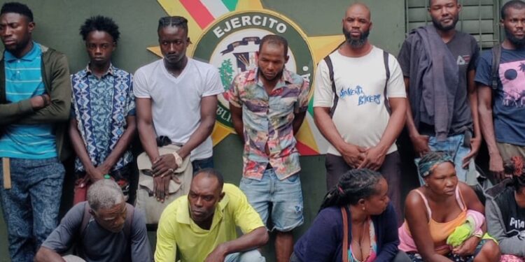 El Ejército detiene a varios haitianos ilegales en Montecristi