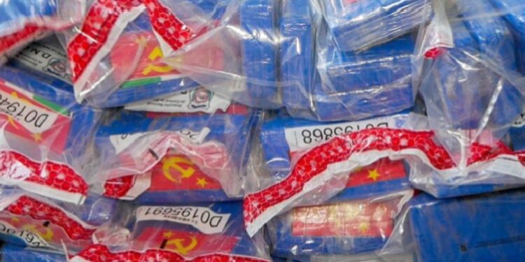 PN y DNCD se incautan de 200 paquetes de cocaína en Boca Chica