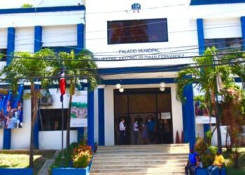 Regidores de SDO rechazan evento en escuela donde se llevó a una creadora de contenido para adultos