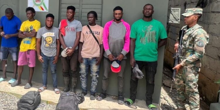 Detienen a 52 haitianos indocumentados en Santiago Rodríguez, Montecristi y Dajabón