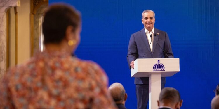 Abinader presenta los reconocimientos, reuniones y acuerdos durante su viaje a Francia, Suiza y Brasil