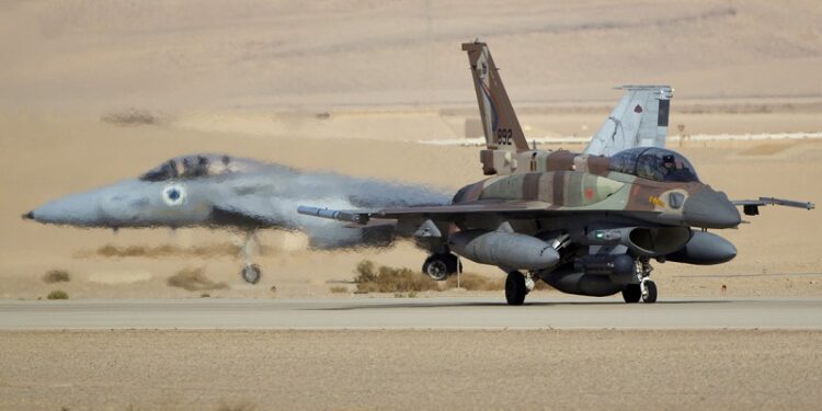 Trump lanza severa advertencia a Israel tras acusarlo de violar la tregua