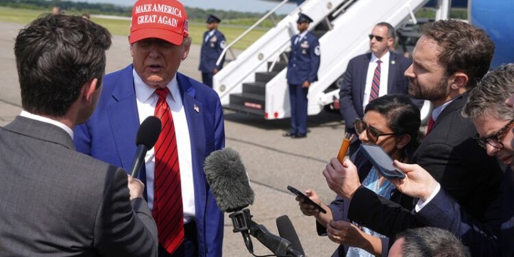 Trump dice que «es muy difícil ahora» pedir a Israel que cese ataques contra Irán