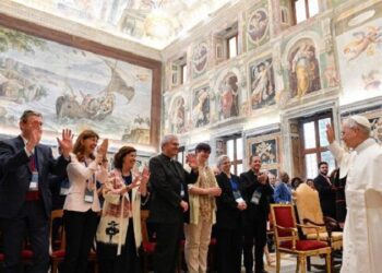 El Papa: Sus carismas son fermento de unidad en un mundo lacerado