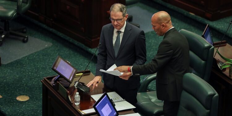 Cámara establece comité para estudiar enmiendas en la “Ley de la Policía