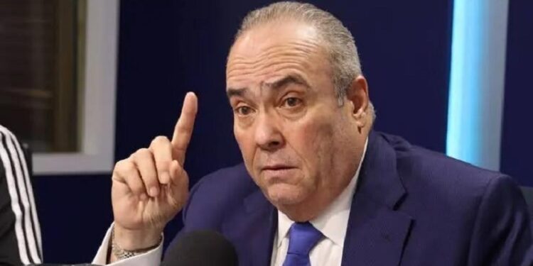 Charlie Mariotti acusa al presidente Abinader de dejar «sin oxígeno al SeNaSa