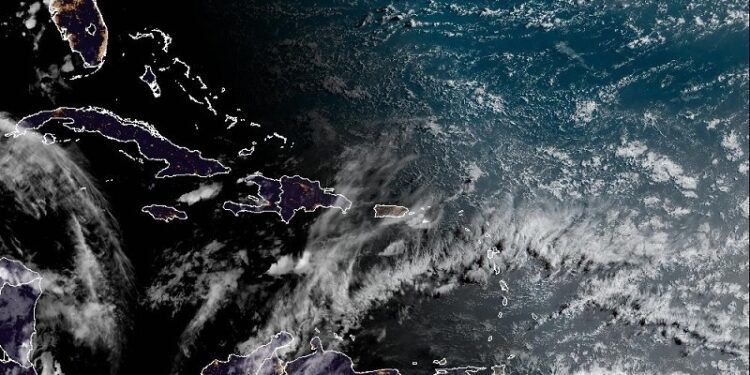 Chubascos locales en algunos puntos del país, temperaturas calurosas y polvo del Sahara