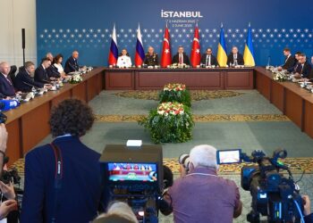 Concluye la segunda ronda de diálogo entre Rusia y Ucrania tras una reunión de una hora en Estambul