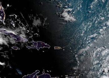 Prevén chubascos locales con aisladas tronadas en la tarde