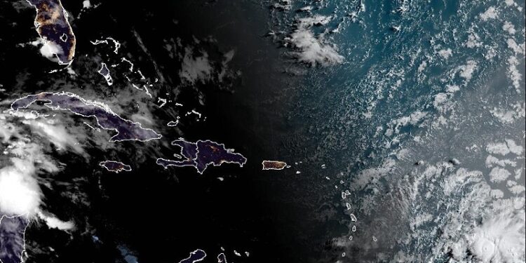 Prevén chubascos locales con aisladas tronadas en la tarde