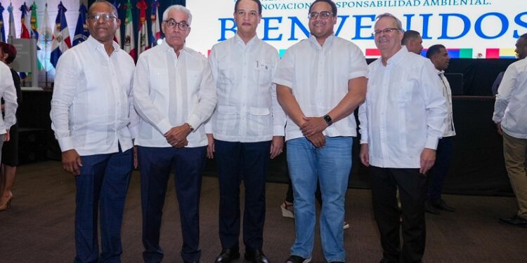 Gobierno busca llevar el servicio eléctrico al 99.5% de hogares dominicanos para 2030