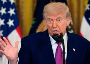 Trump considera prohibir la entrada a EE.UU. a ciudadanos de 36 países más