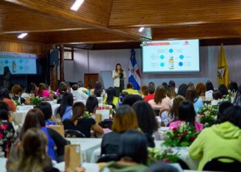 Desarrollan jornada científica 2025: Cosmetología con Propósito