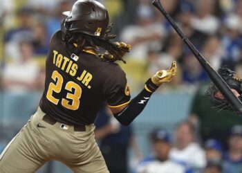 Ocho bolazos, entre ellos a Tatis y Ohtani, marcaron tensa serie Padres-Dodgers