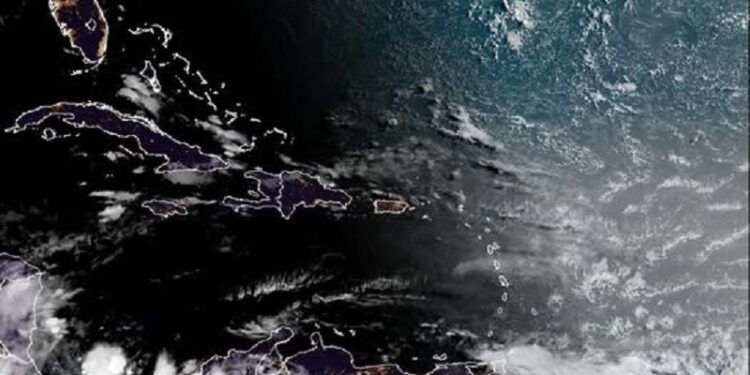 Aguaceros con tormentas eléctricas por abundante humedad y vaguada