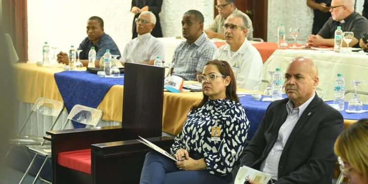 JCE concluye presentación del proyecto de la nueva cédula a líderes católicos