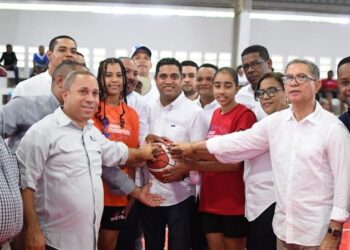 Gobierno entrega 220 millones para preparación de atletas que participarán en los Juegos Santo Domingo 2026