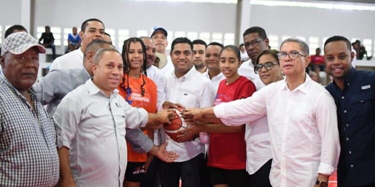Gobierno entrega 220 millones para preparación de atletas que participarán en los Juegos Santo Domingo 2026