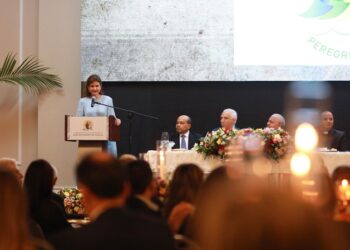 Vicepresidenta Peña llama a respaldar proyectos que integran la fe, la innovación y el compromiso social