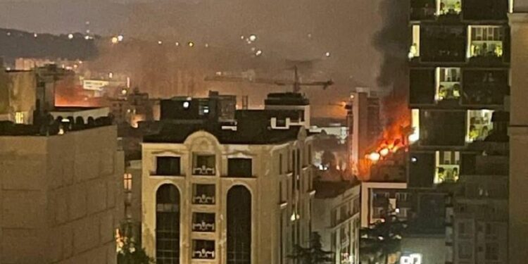 Israel bombardea el Ministerio de Defensa de Irán