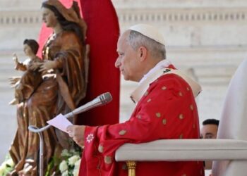 El Papa en Pentecostés: «El Espíritu abre fronteras donde el mundo construye muros”