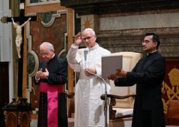 El Papa: Ayudar al Oriente cristiano, azotado por una violencia diabólica