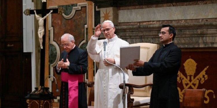 El Papa: Ayudar al Oriente cristiano, azotado por una violencia diabólica