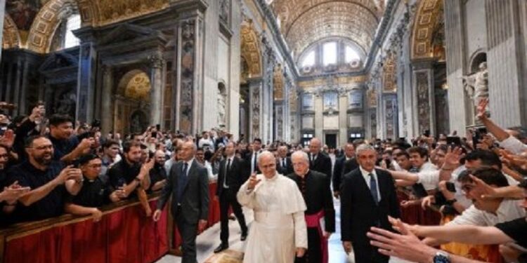 El Papa a los seminaristas: Sean servidores de una Iglesia abierta y misionera