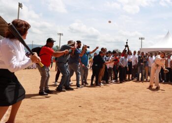 Vicepresidenta Peña reitera respaldo al deporte, encabeza apertura del Torneo de Béisbol Amateur