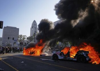 Movilizan a cientos de ‘marines’ para responder al caos en Los Ángeles