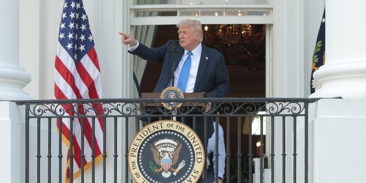 Trump prohíbe la entrada a EE.UU. a ciudadanos de 12 países