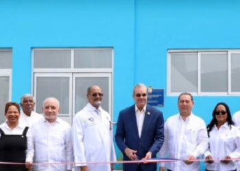 Presidente inaugura unidad de pie diabético en Hospital Marcelino Vélez Santana