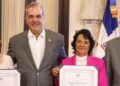 Abinader entrega a tres profesores el Premio a la Excelencia Magisterial 2025