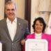 Abinader entrega a tres profesores el Premio a la Excelencia Magisterial 2025