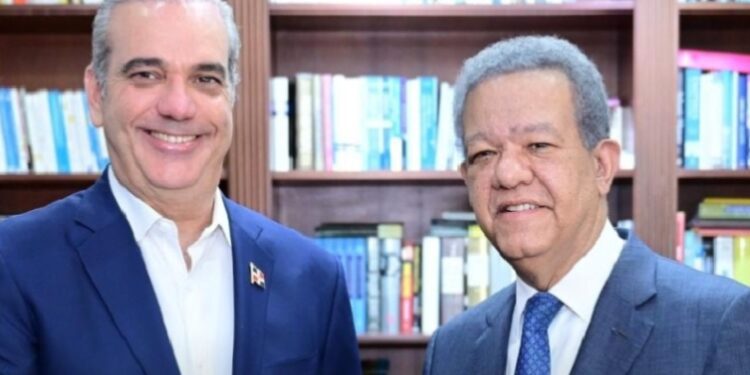 Abinader y expresidente Fernández se reúnen para reforzar posición unificada ante la crisis haitiana