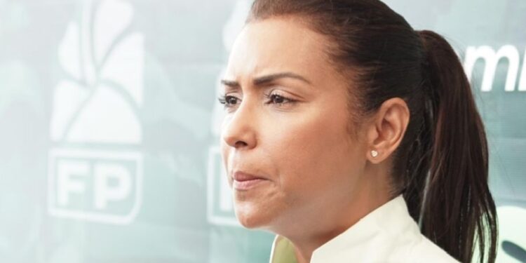 Diputada Selinée Méndez denuncia colapso silencioso del sistema educativo público