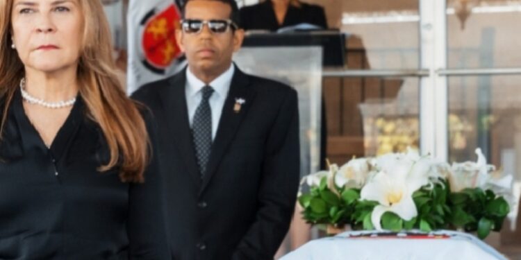 Alcaldía de la capital realiza honras fúnebres a Fello Suberví