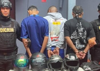 Desmantelan banda de atracadores y arrebatadores de celulares en SDO