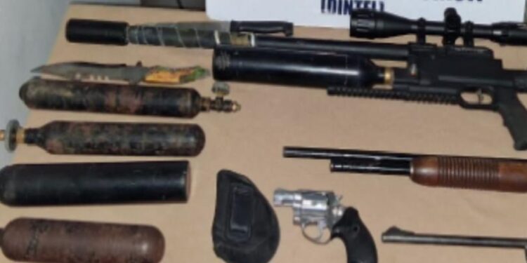 Ocupa armas, drogas y dinero en efectivo en operativos en 12 provincias