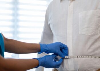 Descubren un inesperado factor de riesgo de demencia en los hombres