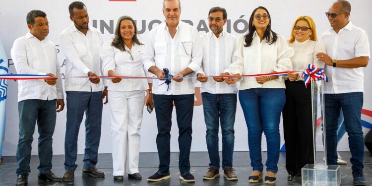 Presidente Abinader inaugura obras hidráulicas para proteger comunidades y fortalecer producción agrícola