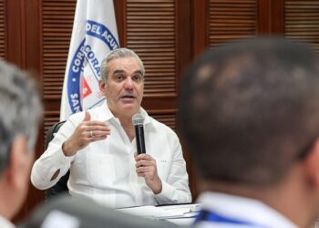 Abinader afirma Gobierno supera los 4.000 millones pesos en inversión para agua y saneamiento en Santiago