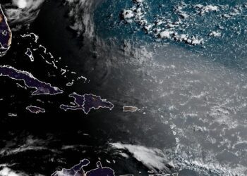 Aguaceros aislados, temperaturas calurosas y polvo del Sahara en suspensión