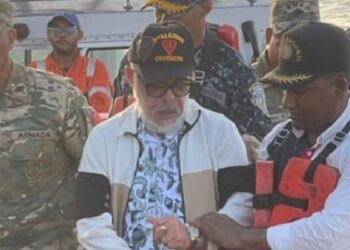 Débil, con una deshidratación de leve a moderada, y orientado, Ángel Martínez