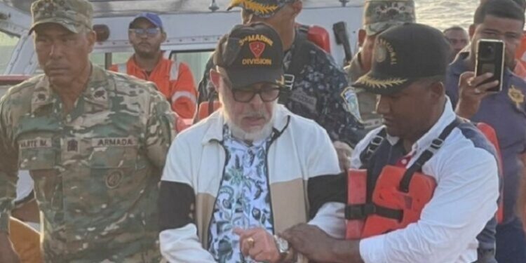 Débil, con una deshidratación de leve a moderada, y orientado, Ángel Martínez