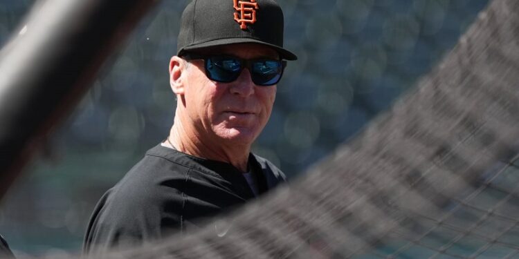Gigantes ejercen opción del mánager Bob Melvin para el 2026