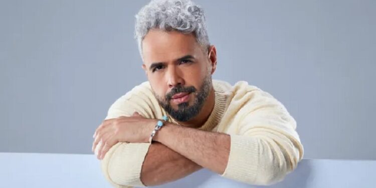 «Mesa para dos», la bachata que te hará textear a tu ex