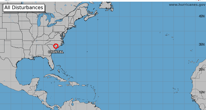 Chantal se movió al este de Carolina del Norte, continúa amenaza de inundaciones repentinas